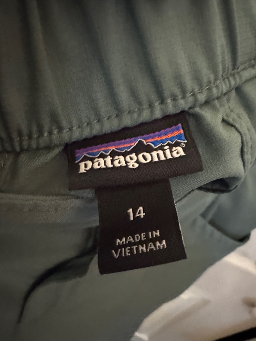 GUC Patagonia® Worn Wear Women's High Spy Shorts - 6" Pesto Green - Picture 6 of 9